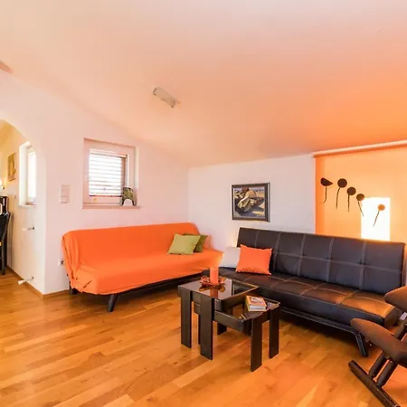 4+2 Kavran, Istria Appartement